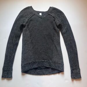 Ivivva Busy to be cozy sweater size 12